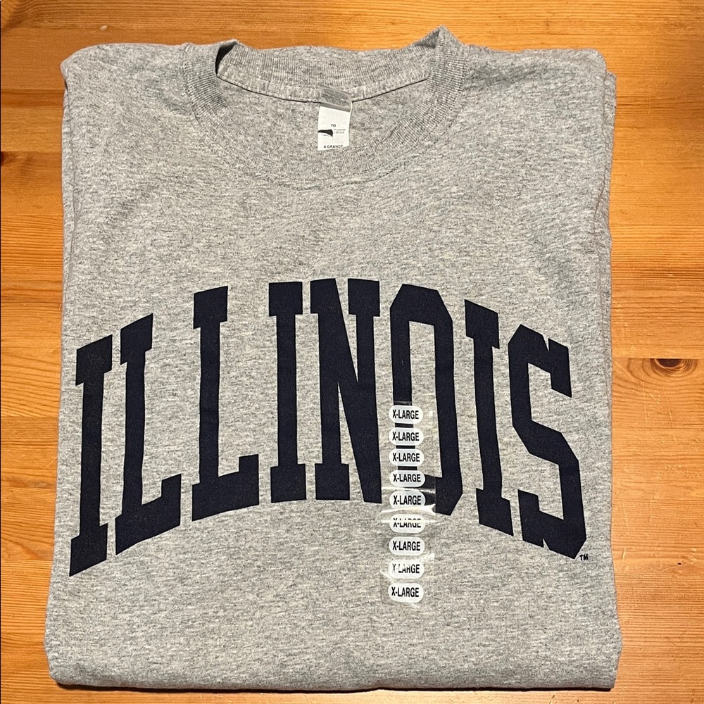 U of Illinois Gray w/Navy T-Shirt; XL, New